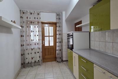 Apartament cu 3 camere decomandat în Unirii Nord