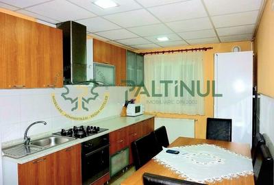 Apartament 2 camere Vasile Aaron - etaj 3/5, balcon închis, renovat - 1