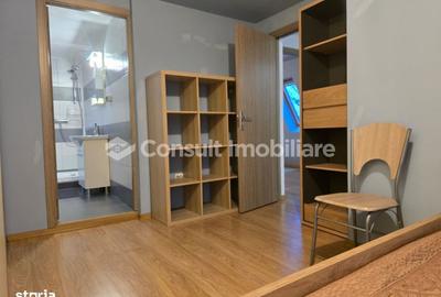 Apartament cu 3 camere semidecomandat în Central - 1