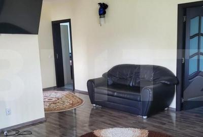 Casă cu 4 camere cu Teren 1900 Mp în Central - 2