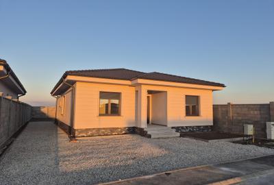 Casă individuală cu 4 camere cu Canalizare în Vladimirescu - 1