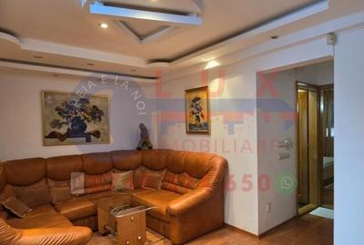 ID 3566 Apartament 3 camere transformat in 4 camere-Str VICTORIEI - 2