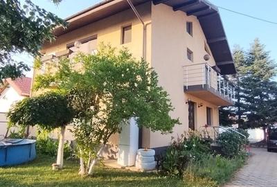 Casă individuală cu 5 camere decomandat cu Piscina în Andronache - 1