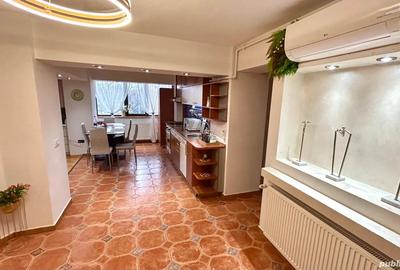 Apartament cu 3 camere în Mihai Bravu
