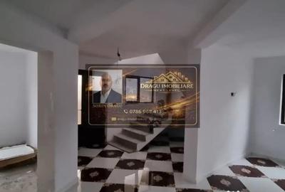 Casă cu 5 camere cu Teren 504 Mp în Sud