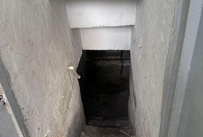 Casă cu 5 camere cu Canalizare în Trocadero - 14