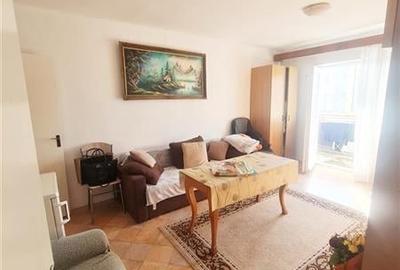 Apartament cu 3 camere circular, mobilat în Tractorul