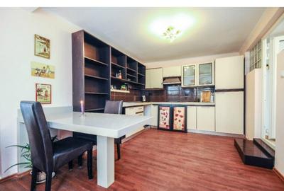 Casă cu 7 camere cu Teren 953 Mp în Central - 3