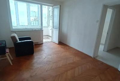 De vanzare apartament cu 2 camere semidecomandat Sinaia - 2