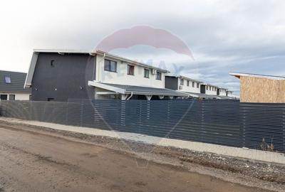 Casă cu 4 camere cu Teren 250 Mp în Vest - 24