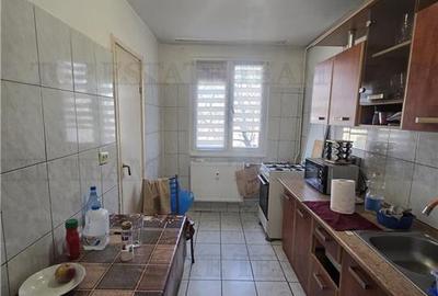 Apartament cu 3 camere semidecomandat în Drumul Taberei - 6