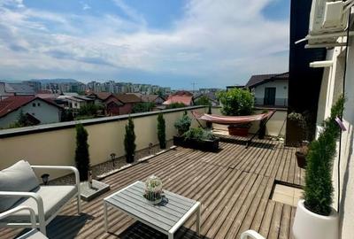 Apartament cu 2 camere semidecomandat, mobilat în Tractorul - 1