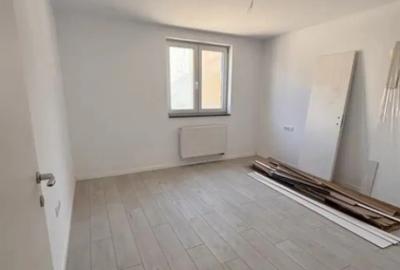 Apartament cu 2 camere decomandat în Tractorul - 1