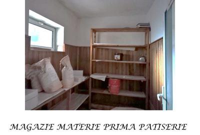 Spațiu comercial, de 580 mp, în Central - 4