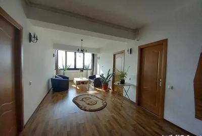 De vanzare apartament 4 camere zona Padurea Baneasa