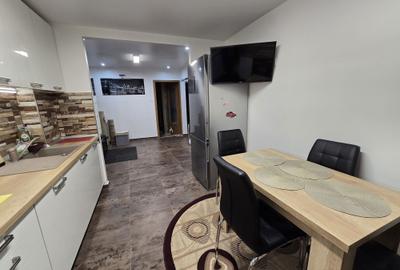 Apartament cu 4 camere decomandat în Micro IV - 5
