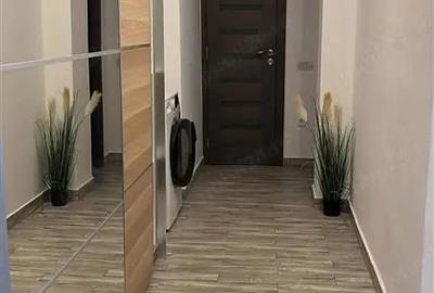 Apartament cu 2 camere decomandat, mobilat în Universitate