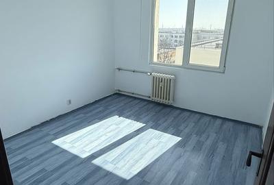 Apartament cu 3 camere decomandat în Titan - 3
