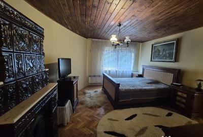 Casă cu 7 camere cu Garaj în Dârvari - 4