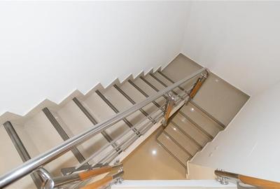 Duplex cu 8 camere cu Canalizare în Exterior Est - 27