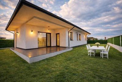 Casă individuală cu 3 camere cu Canalizare în Exterior Est - 1