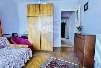 Apartament cu 4 camere decomandat în Central - 12