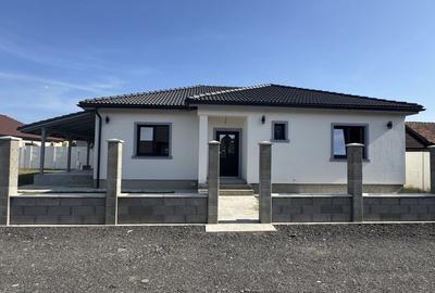Casă individuală cu 4 camere în Utvin