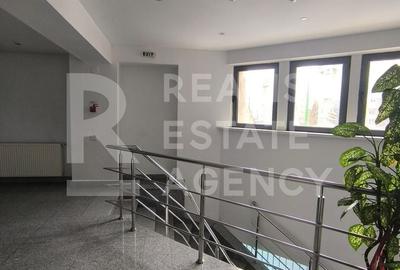 Spațiu comercial, de 370 mp, în Centrul Civic - 4