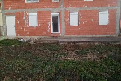 Casă cu 5 camere cu Teren 1000 Mp în Peciu Nou - 7