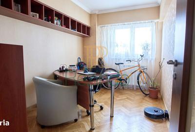 Apartament cu 4 camere, mobilat în Ultracentral