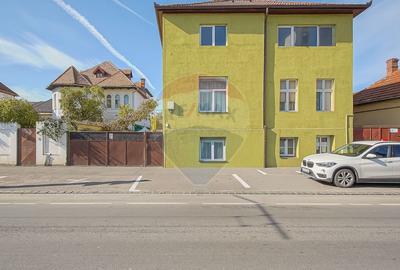 Apartament cu 2 camere decomandat în 13 Decembrie