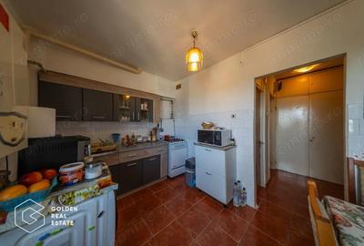 Apartament cu 4 camere decomandat în Aurel Vlaicu