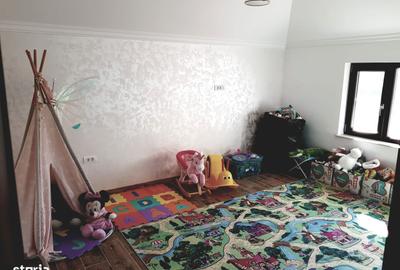 Casă cu 4 camere cu Canalizare în Central - 20