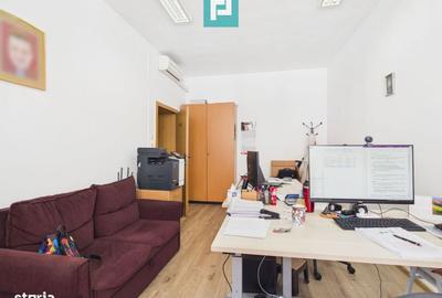 Spațiu comercial, de 71 mp, în P-ța Unirii - 7