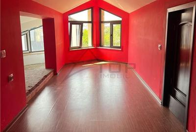 Casă cu 7 camere cu Teren 750 Mp în Bârnova