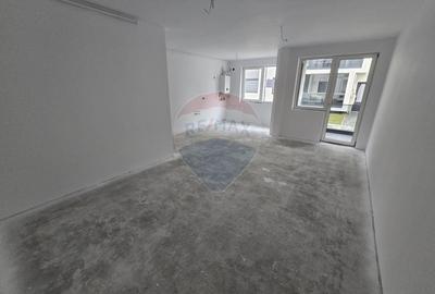 Apartament cu 3 camere de vanzare - 1