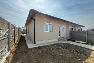 Duplex pe parter în Albina – Despartit prin baie 99.000 Euro - 2