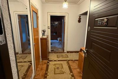 Apartament cu 3 camere semidecomandat, mobilat în Berceni - 12