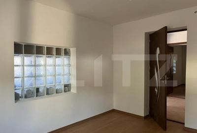 Casă cu 3 camere cu Teren 1000 Mp în Central - 2