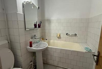 Apartament cu 3 camere decomandat - Dacia -Zimbru - 8