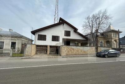 Casa spa?ioasa cu poten?ial imens in inima ora?ulu - 1