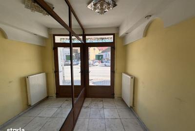 Spațiu comercial, de 42 mp, în Central - 5