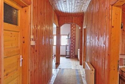 Casă cu 6 camere cu Teren 365 Mp în Zamora - 1