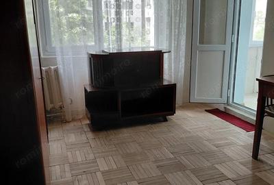 Apartament cu 2 camere decomandat în Micro 17