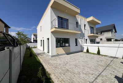 Casă cu 3 camere în Berceni