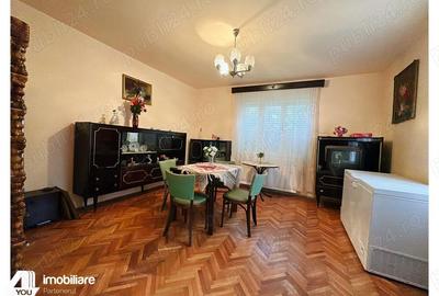 Casă cu 4 camere cu Teren 2091 Mp în Central - 3