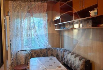 Apartament cu 3 camere de inchiriat in zona 1 Mai - 3