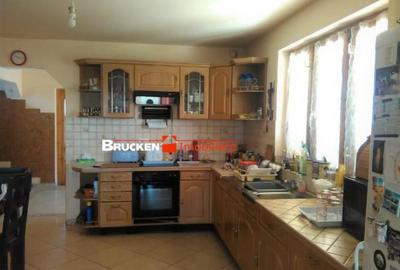 PROPRIETATE GENEROASA CU MANSARDA SI GRADINA IN TARIAN - 1