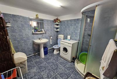 Casă cu 4 camere decomandat în Strejnicu - 5