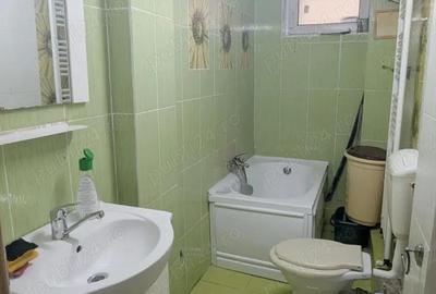 Metrou Universitate Izvor, 3 camere 70 mp in bloc Centrala Proprie, AC - 1